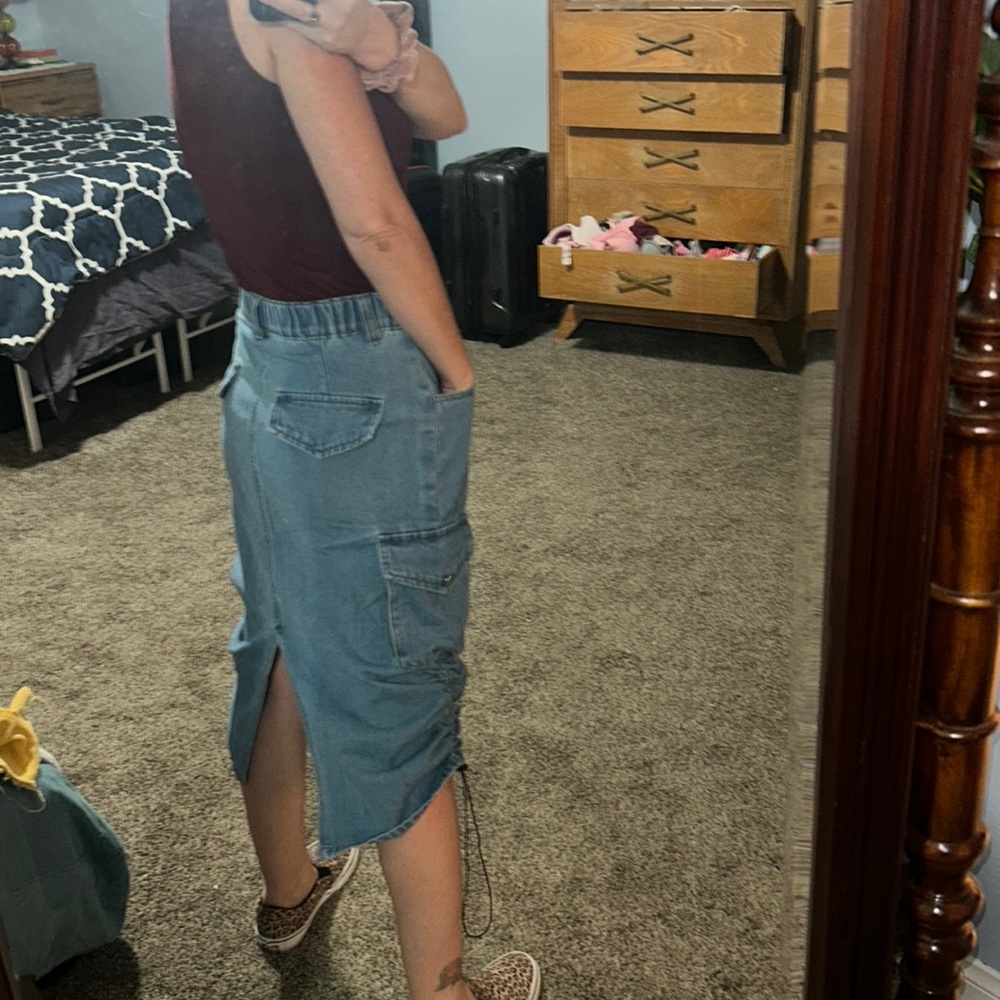 Drawstring Ruched Slit Denim Midi Skirt - Picture 7 of 17